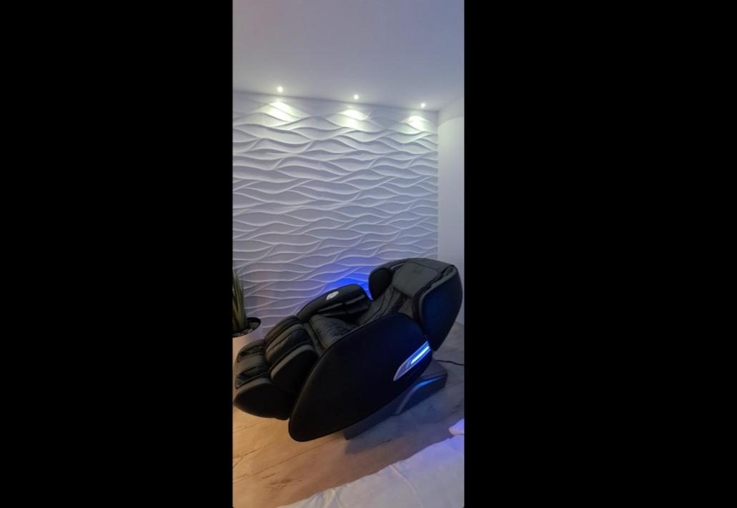 Apartment Wave -Luxury massage chair-Infrared Sauna, Parking with video surveillance, Entry with PIN 0 - 24h, FREE CANCELLATION 24 hours before Check In - Housity