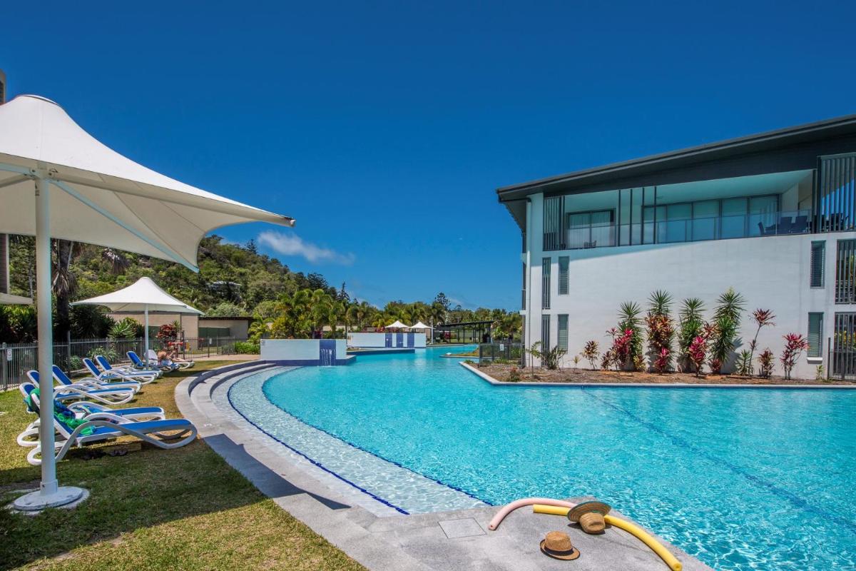Absolute Waterfront Magnetic Island - Housity