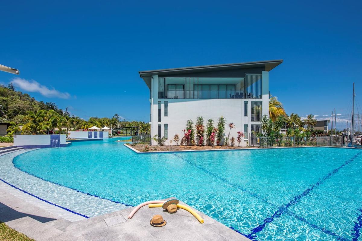 Absolute Waterfront Magnetic Island - Housity