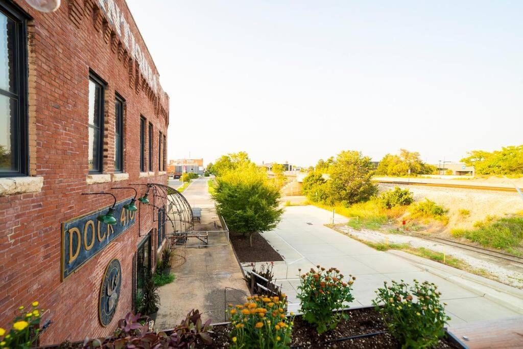 Modern Arts District Loft With Huge Private Patio - Housity