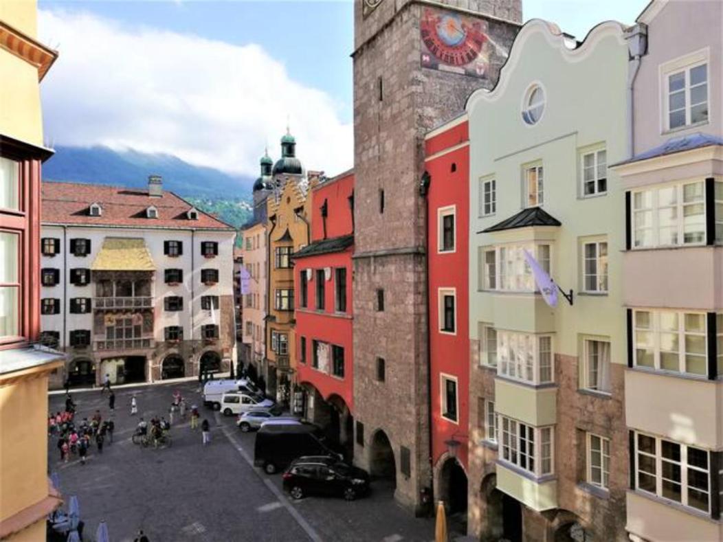 Little City Center Golden Roof - Housity