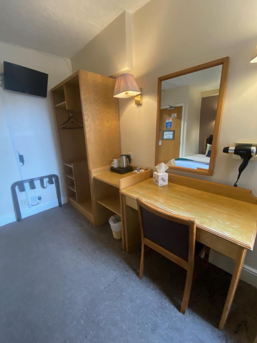 Cardiff Sandringham Hotel - Housity