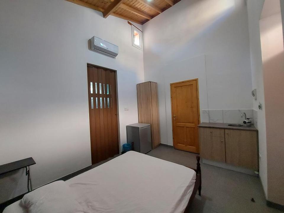 Anna Guesthouse 10 min walk from the beach - Housity
