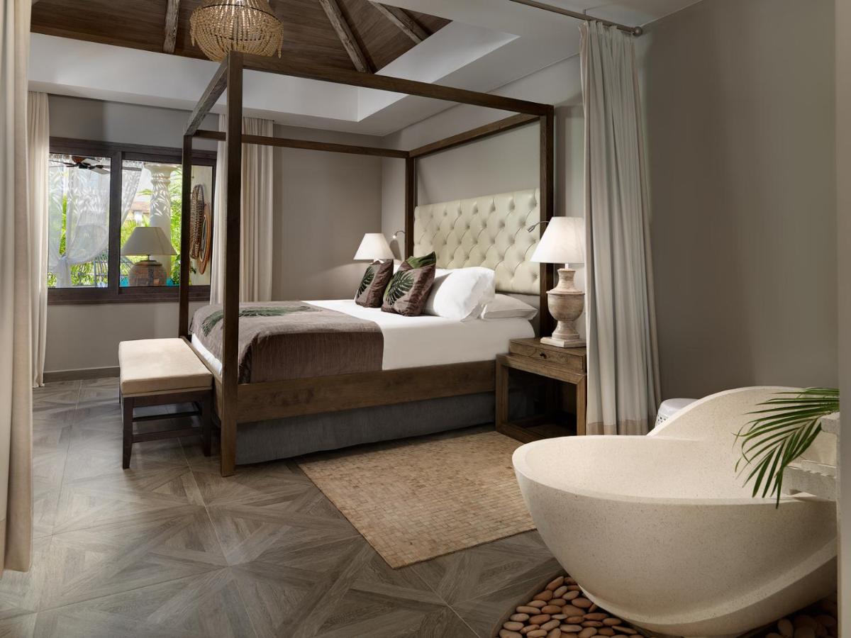 Cama o camas de una habitación en Royal River, Luxury Hotel - Adults Only
