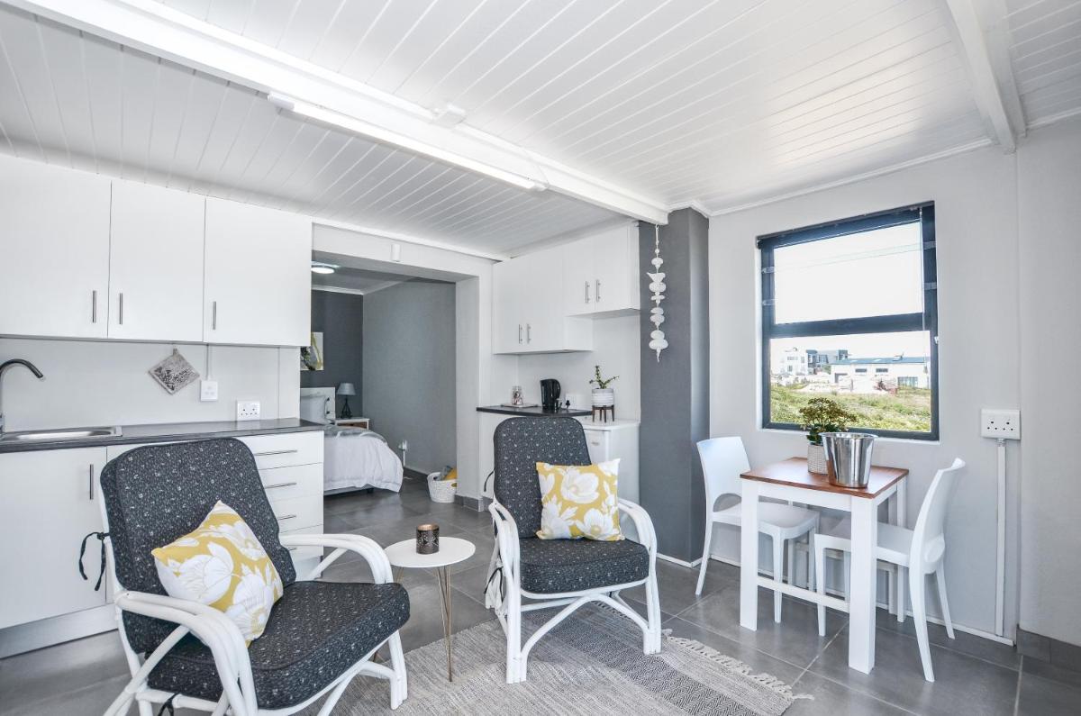 Hip-Nautic - Housity