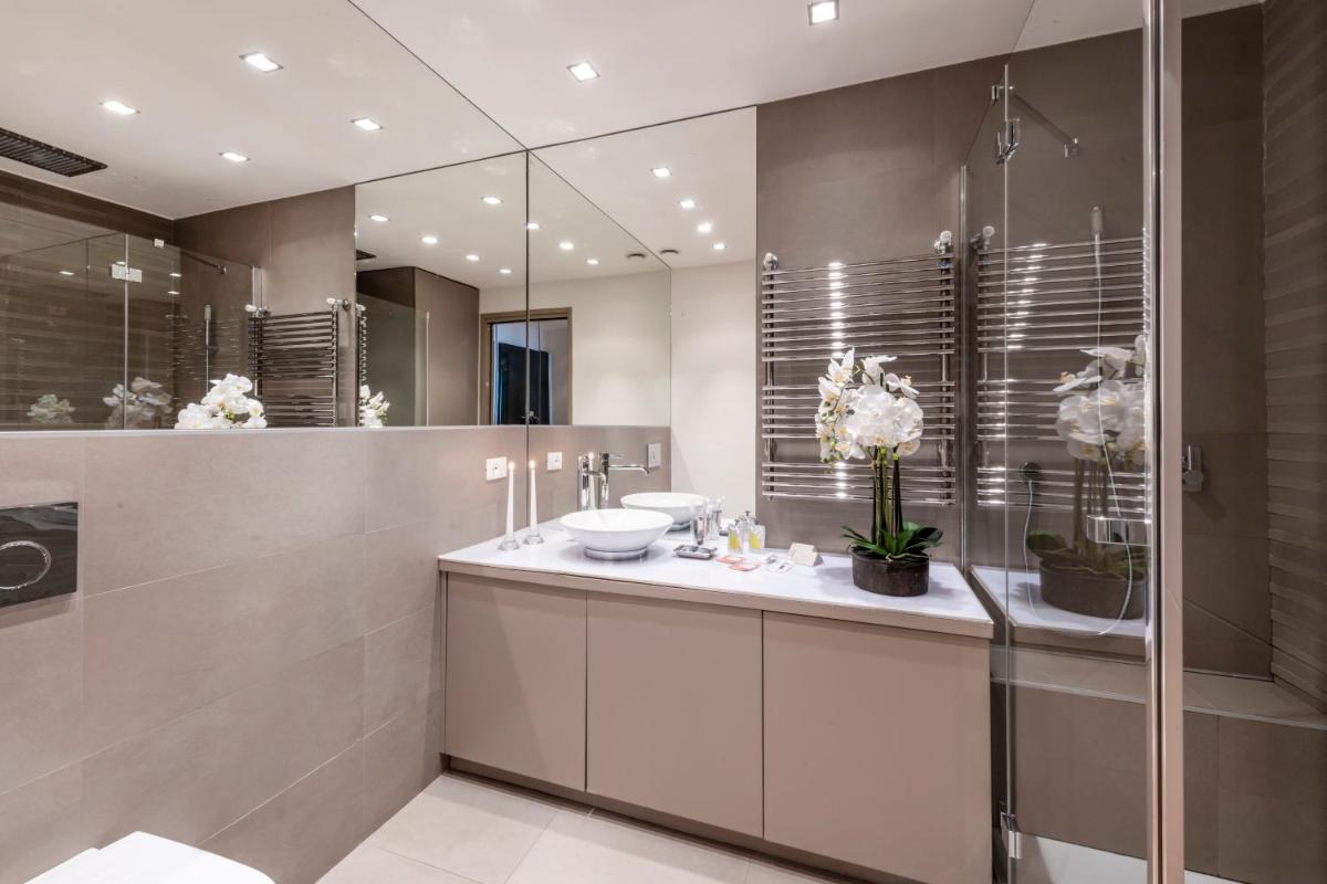 Milan Royal Suites - Centro Duomo - Housity