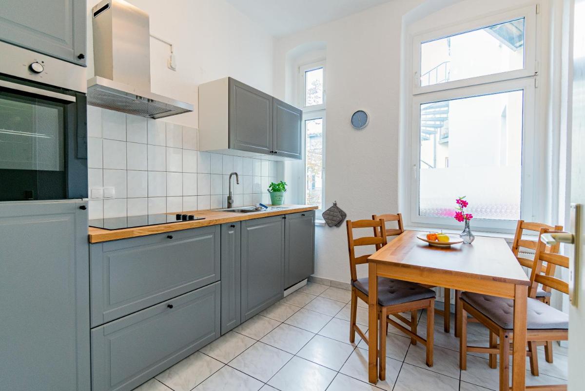 Helle Wohnung mit Balkon in grünen Innenhof - W-LAN, 4 Schlafplätze - Housity