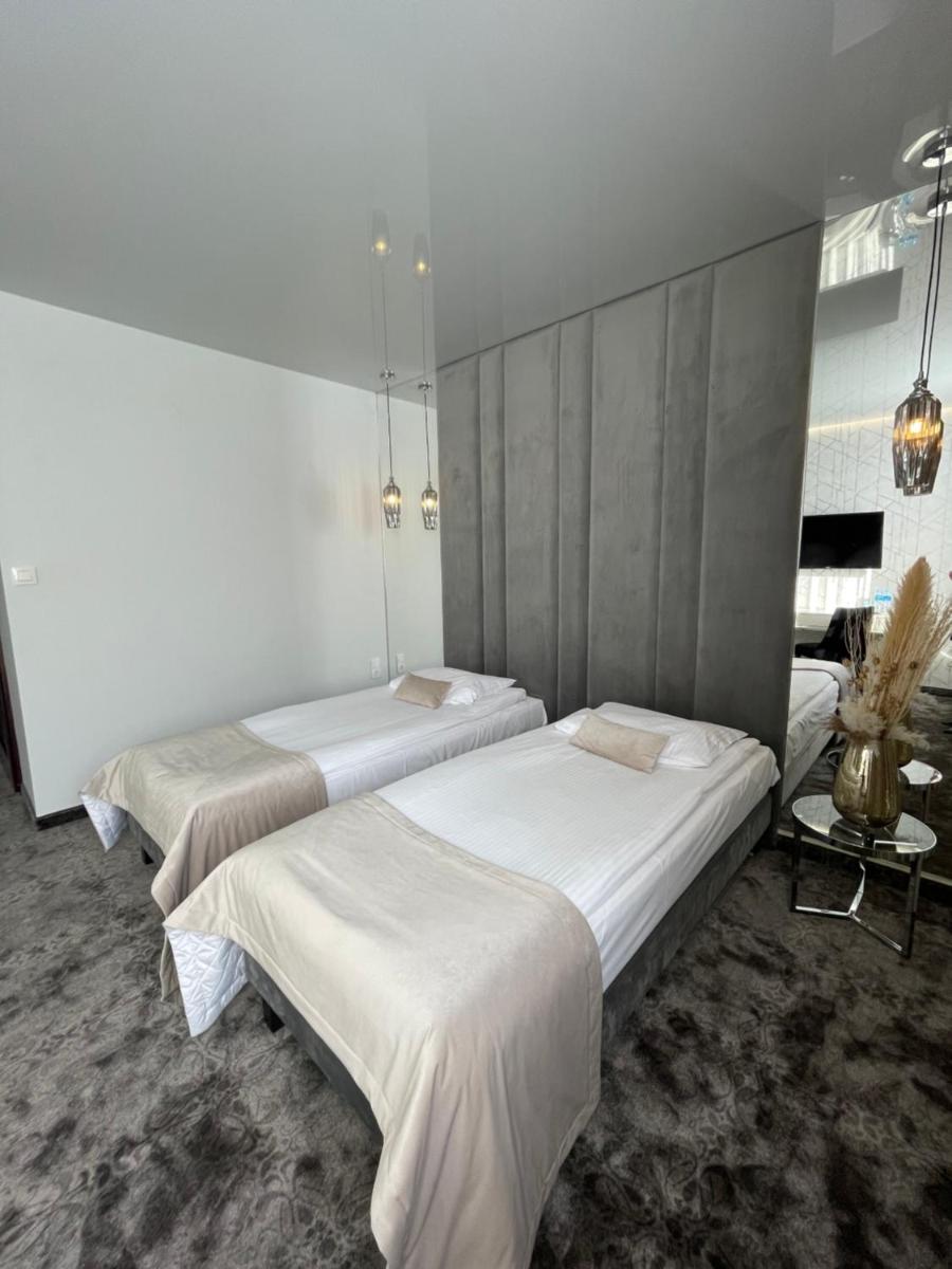 Hotel Biały Dom - Housity