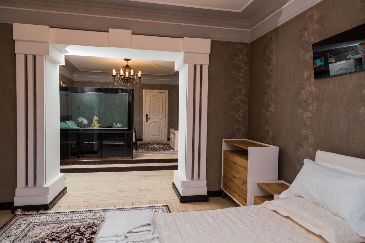 Selfie Grand Hotel - Housity
