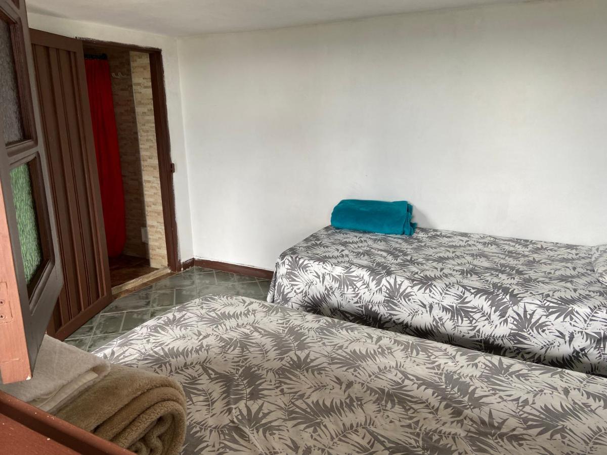 HOSTAL HOLLYWOOD INN - Housity