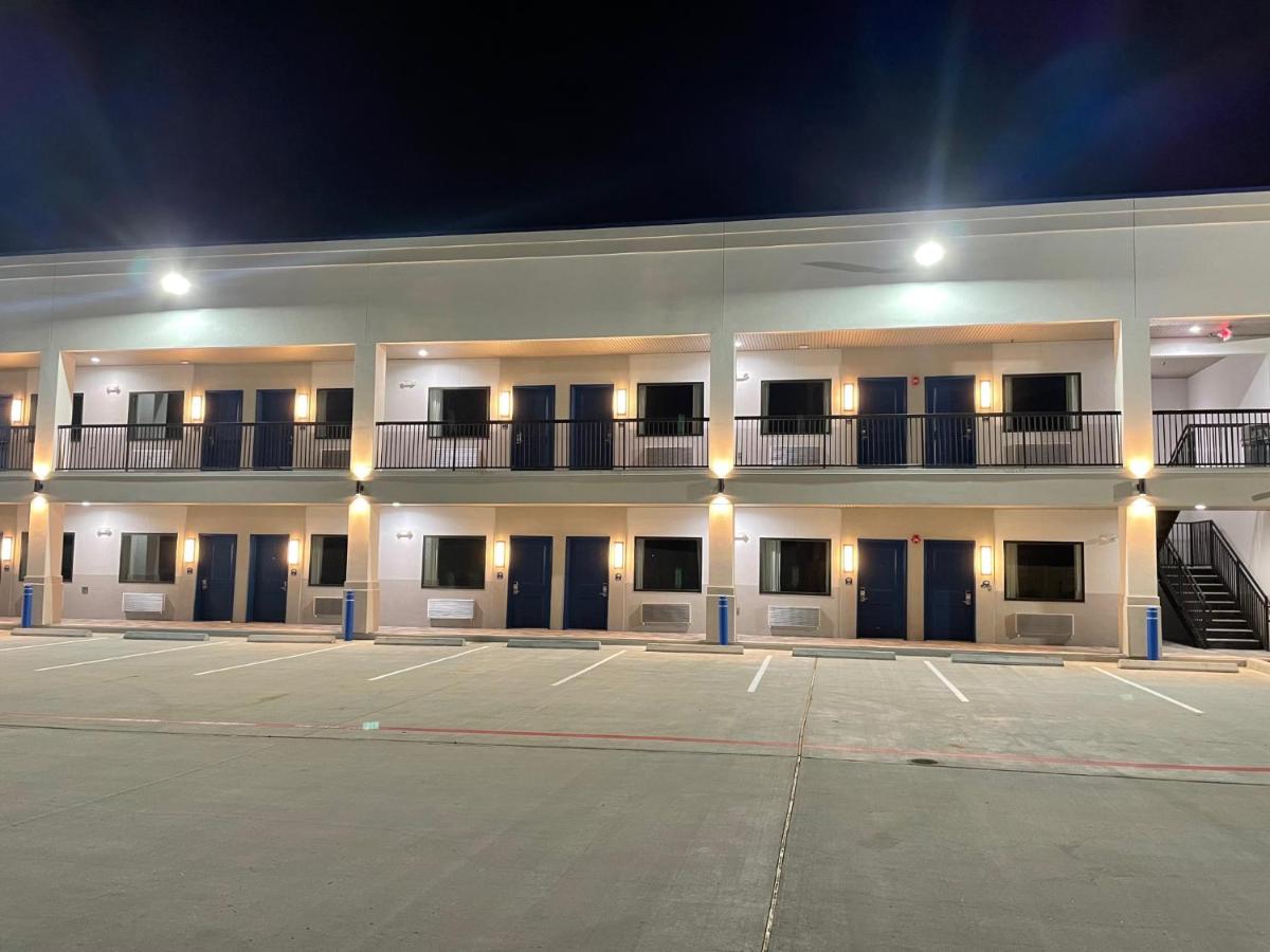 Palace Inn Blue - Garth Rd - Housity