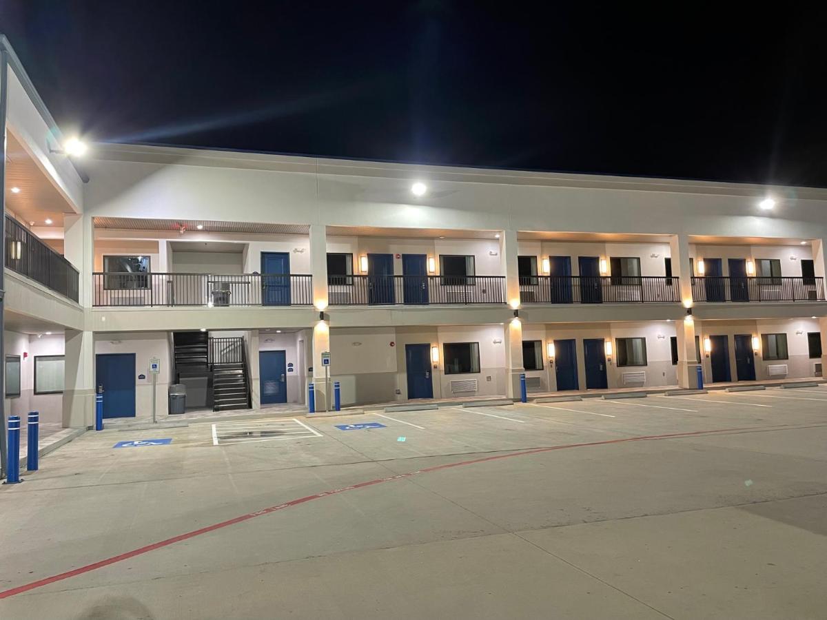 Palace Inn Blue - Garth Rd - Housity