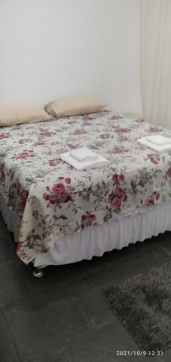 linda casa em Botucatu prox ao faculdade Lageado - Housity