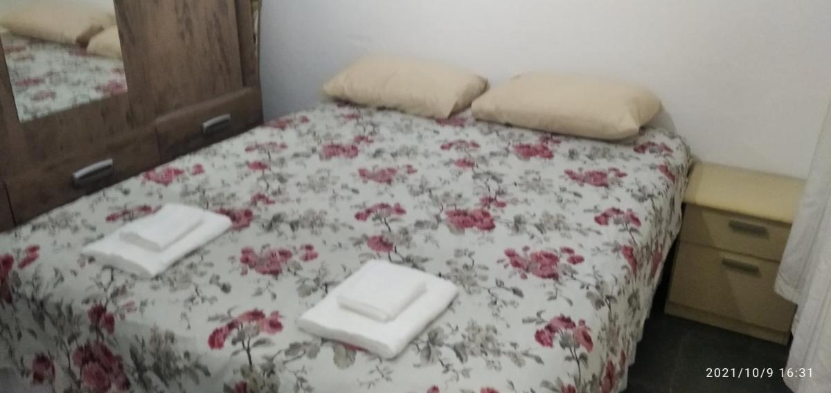 linda casa em Botucatu prox ao faculdade Lageado - Housity