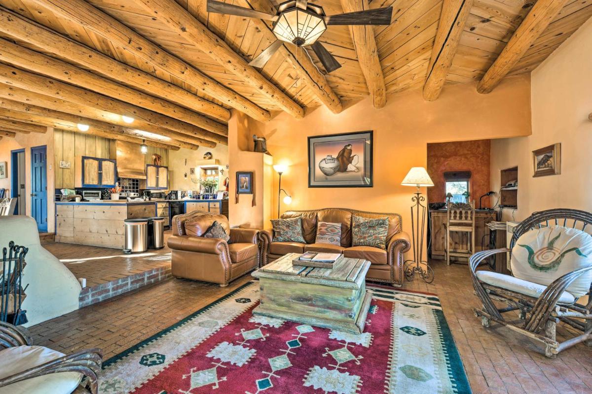 El Prado Home with Hot Tub, Panoramic Mtn Views - Housity