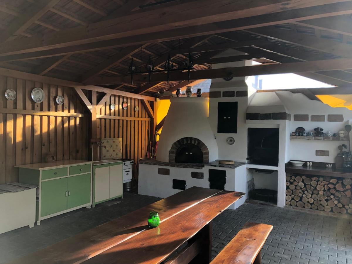 Korona Panzió - Housity
