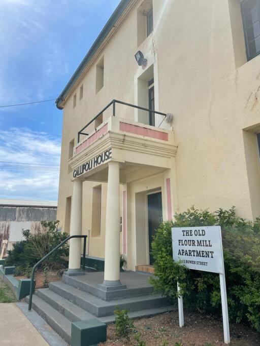 The Old Flour Mill Apartment (Gallipoli house) - Housity