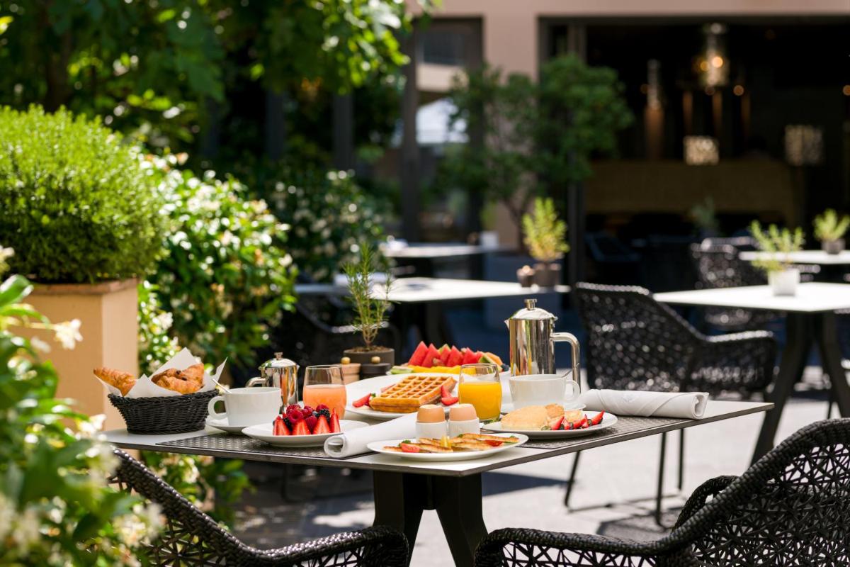 Nourriture dans l'hôtel ou à proximité