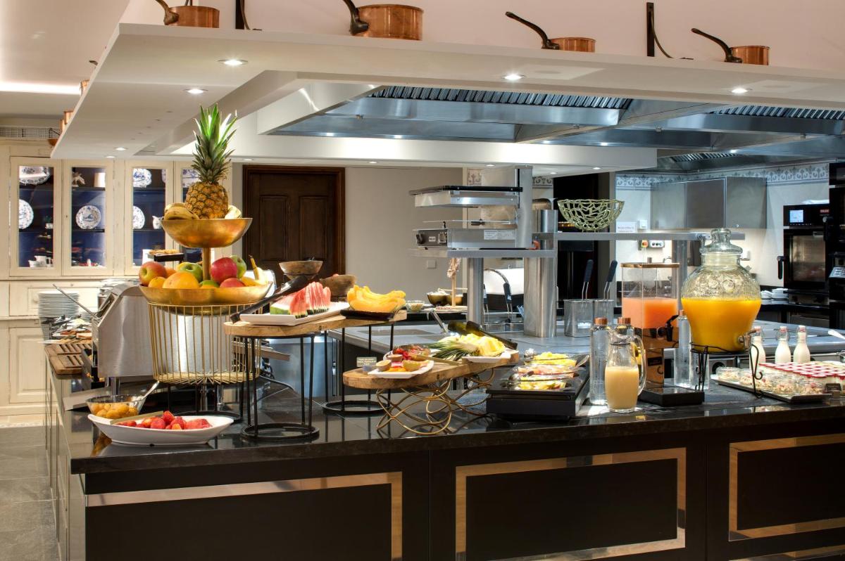 Nourriture dans l'hôtel ou à proximité