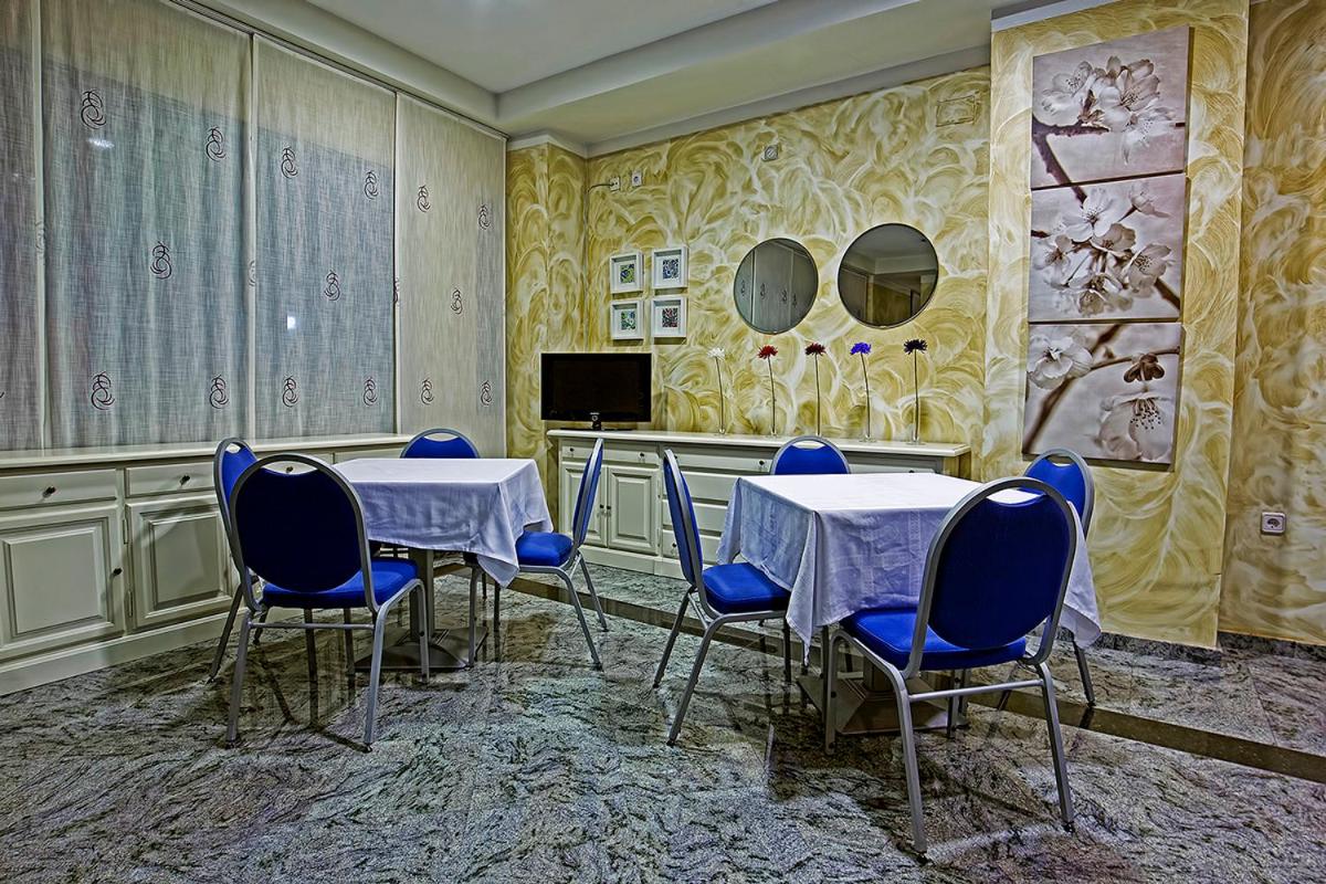 Hostal Stop - Housity