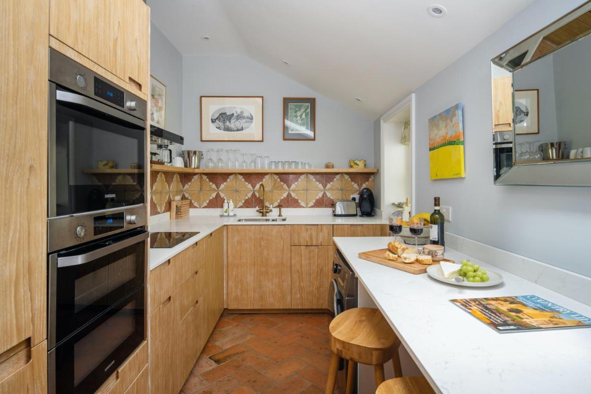 The Nook at Henge Estate - Hizvo