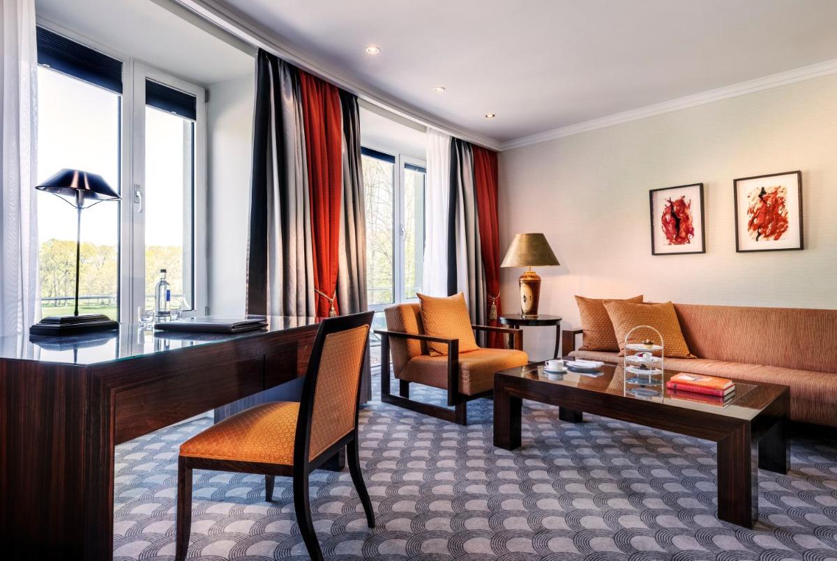 Ein Sitzbereich in der Unterkunft Parkhotel Bremen – ein Mitglied der Hommage Luxury Hotels Collection