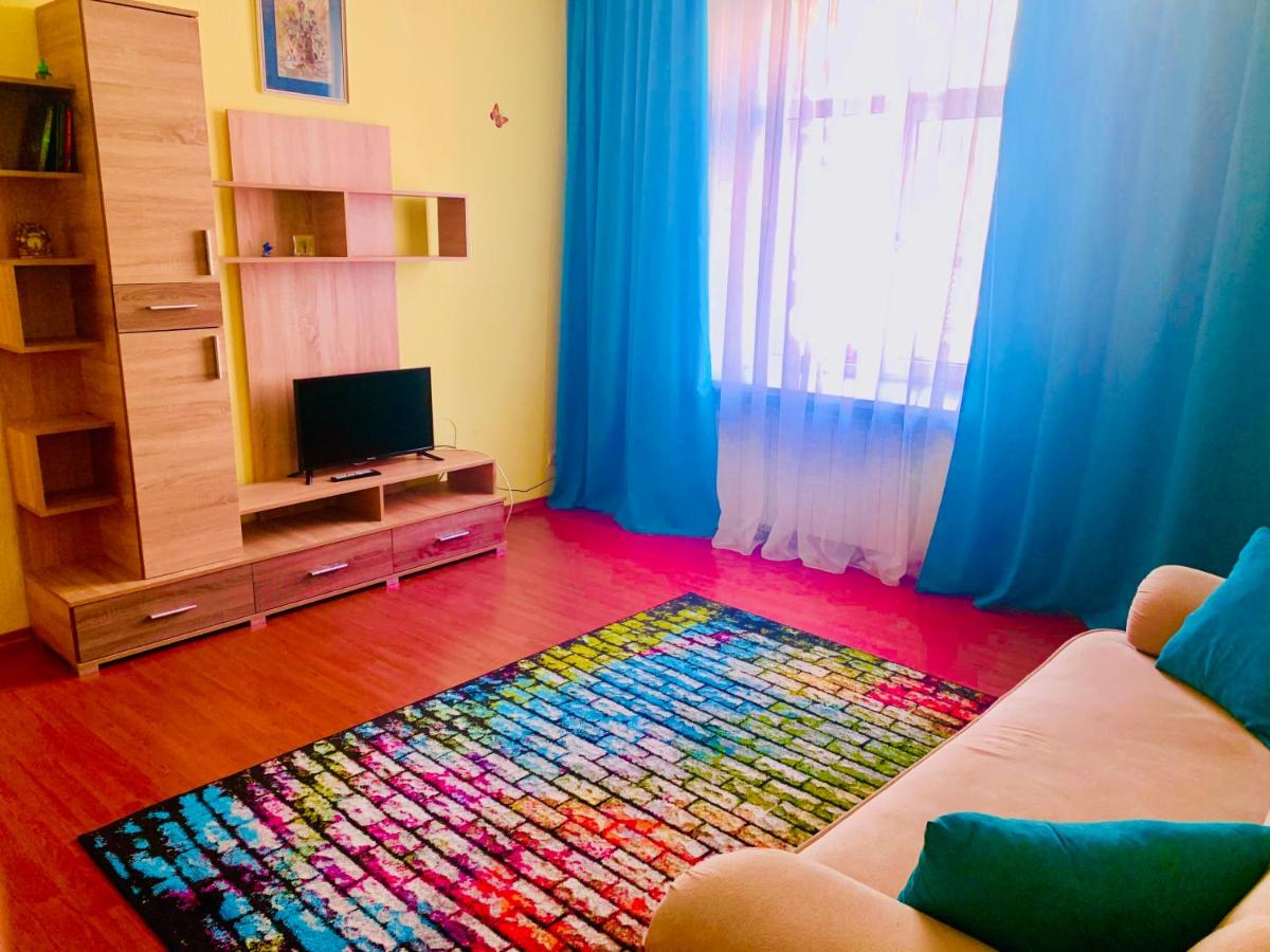 Suitetrails - Apartaments on Pavlovskaya 8