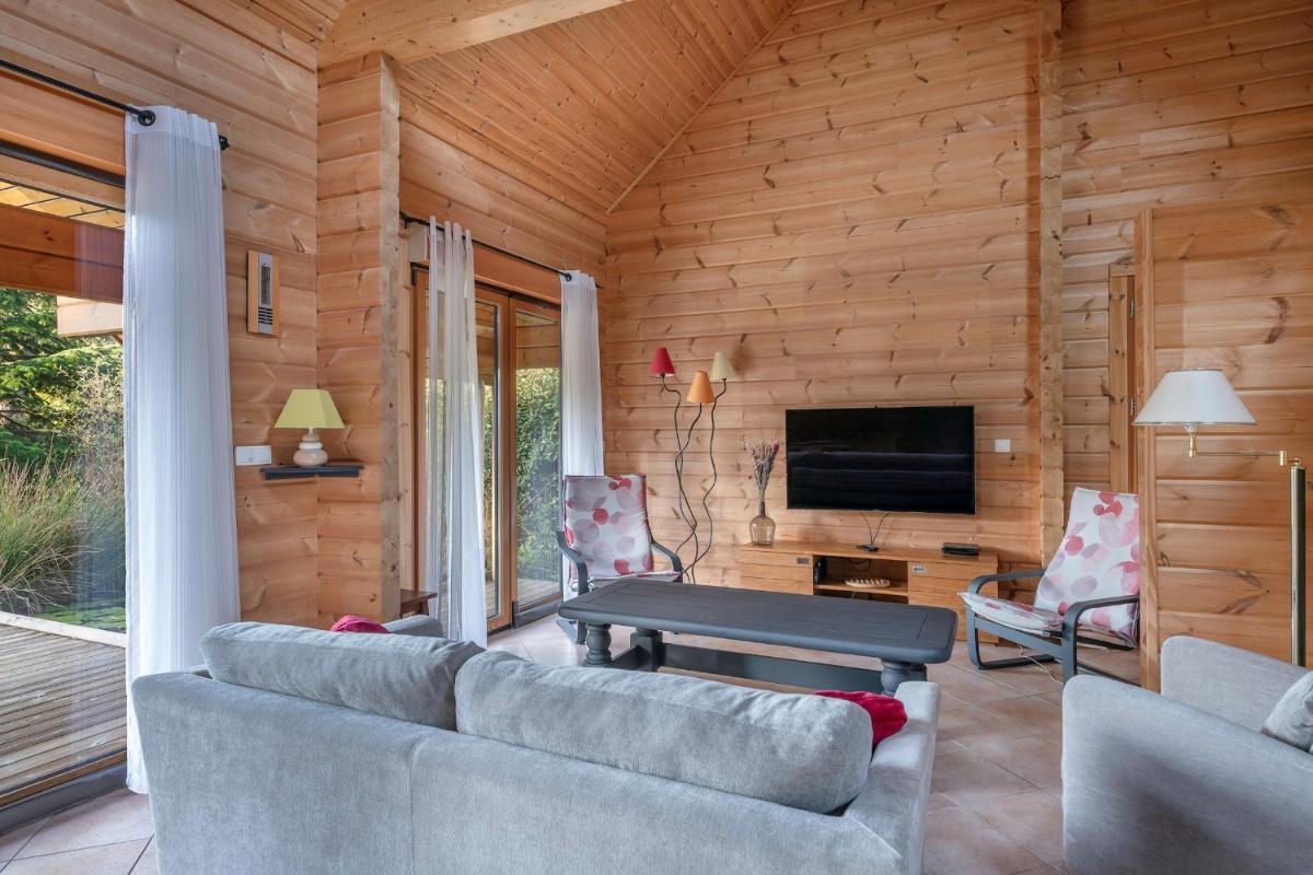 Séjour cosy, maison en bois pour 8 - Hizvo