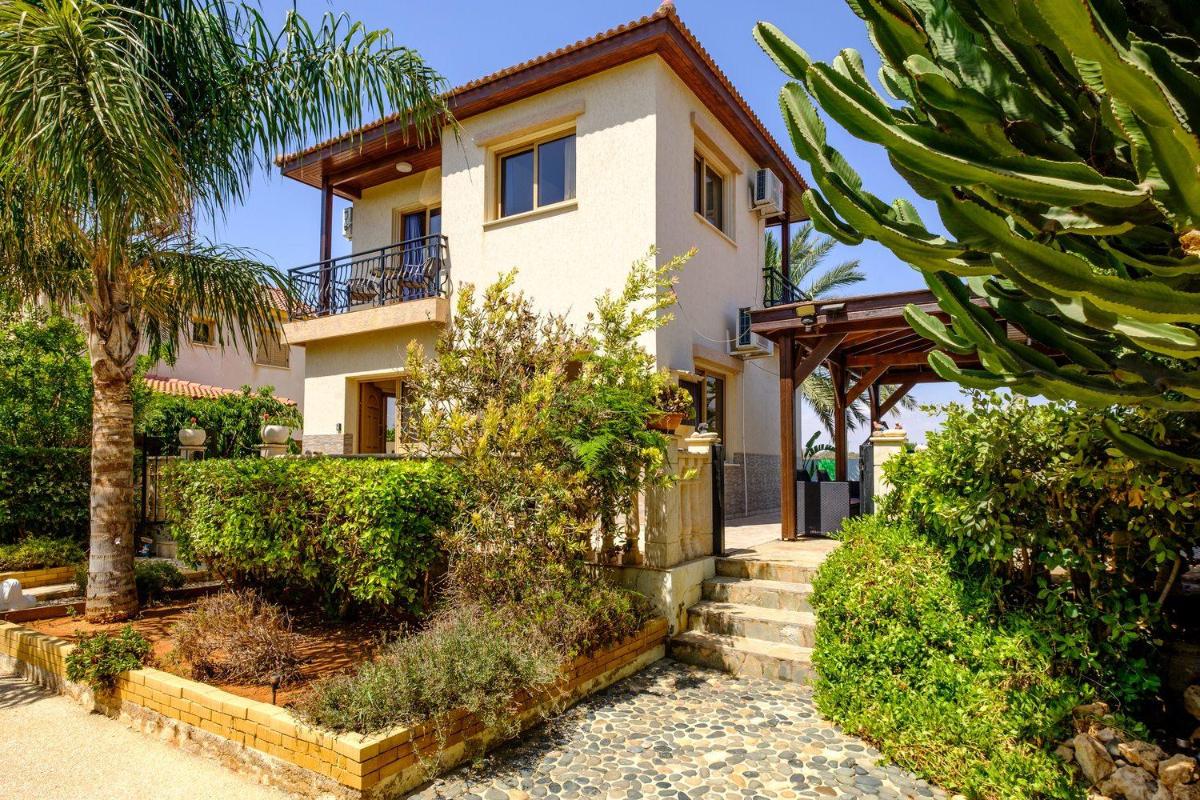 Tropical Paradise Villa - Housity