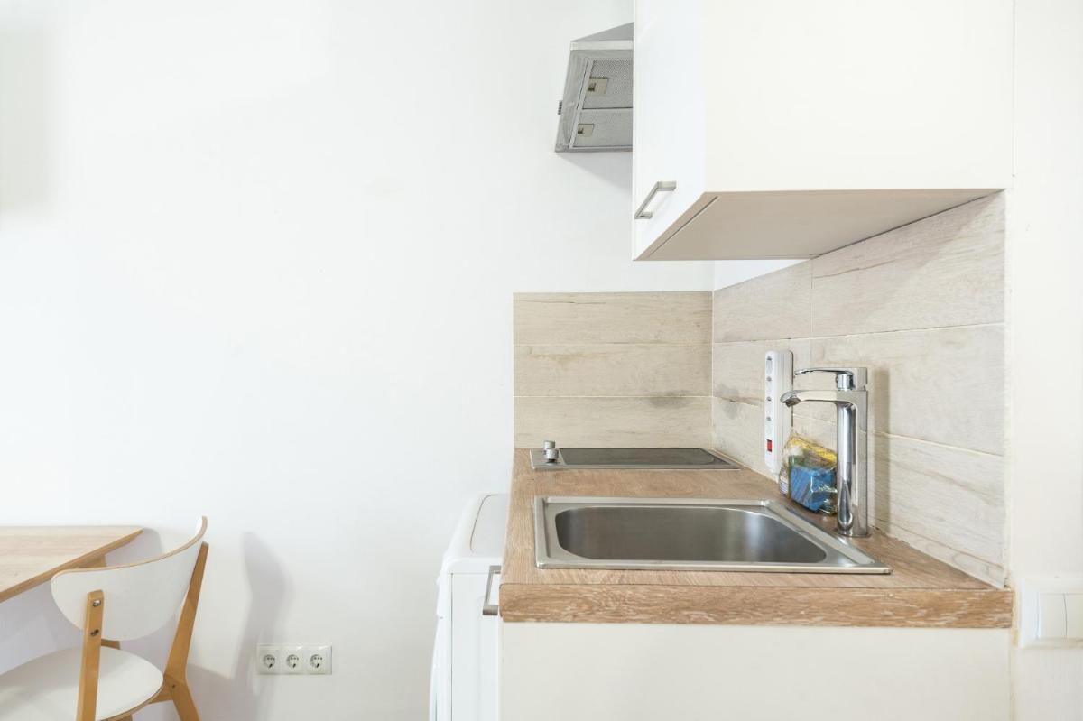 Homenfun Barcelona Studio Camp Nou II - Housity