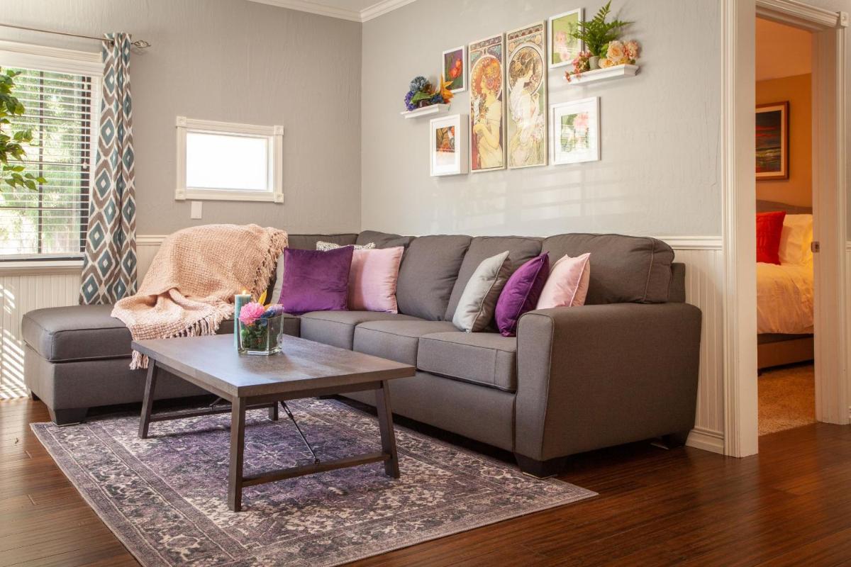 Beautiful & Cozy Home - Historic Cherry Street home - Housity
