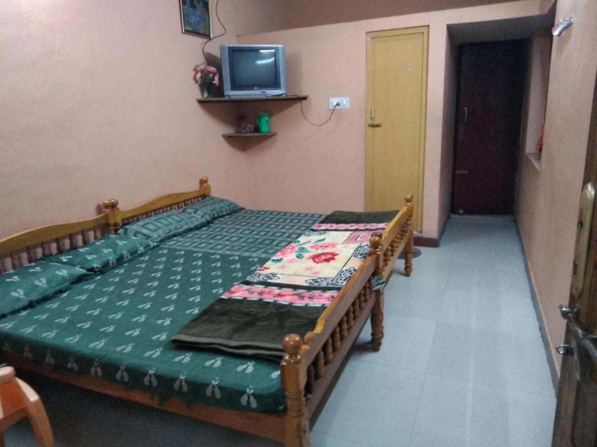 MANIIS HOMESTAY - Housity