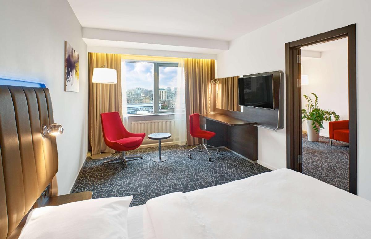 Suitetrails - Park Inn by Radisson Kyiv Troyitska