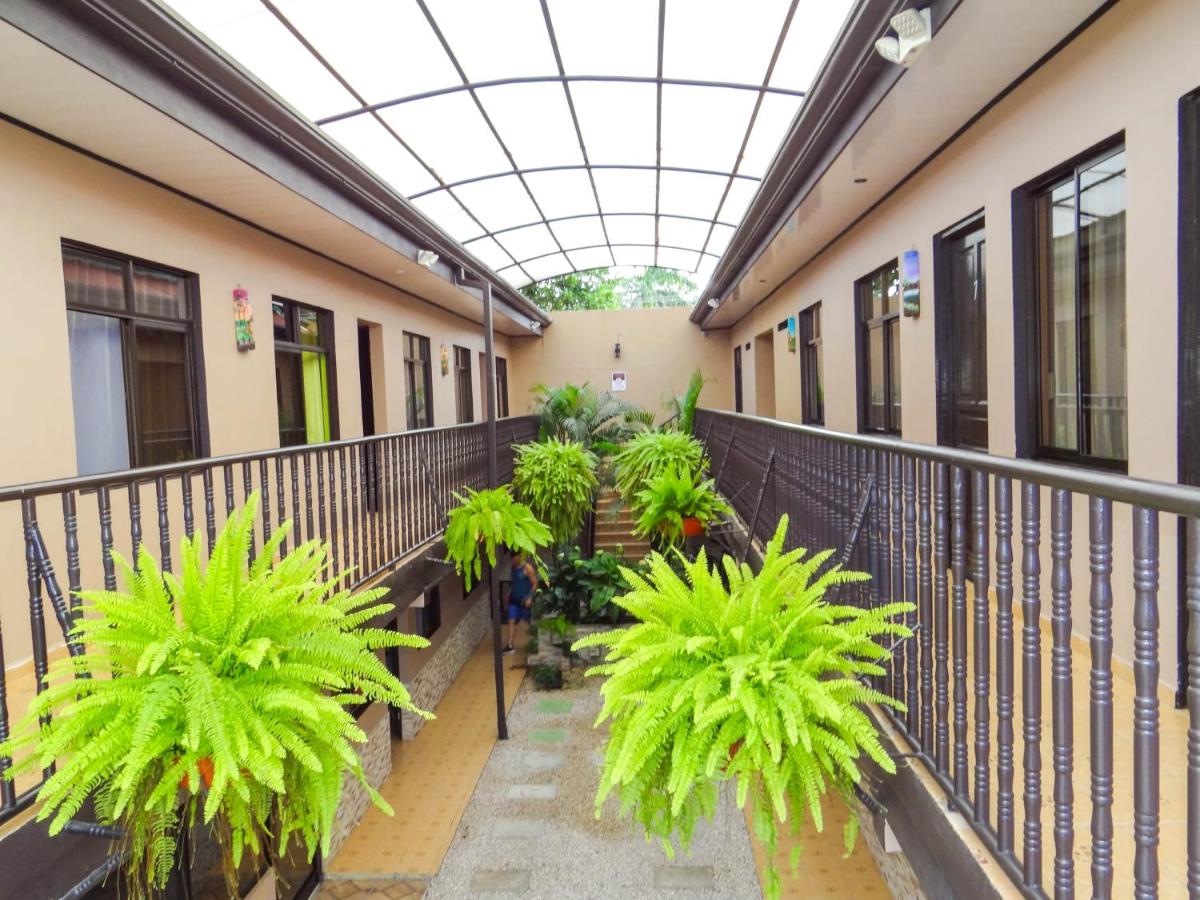 HOTEL DEL RiO - Housity
