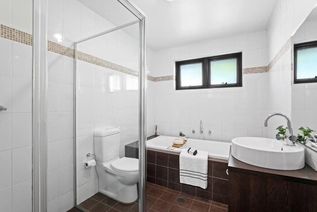 Refreshed resort style 3beds chatswood house hao che jie song - Housity