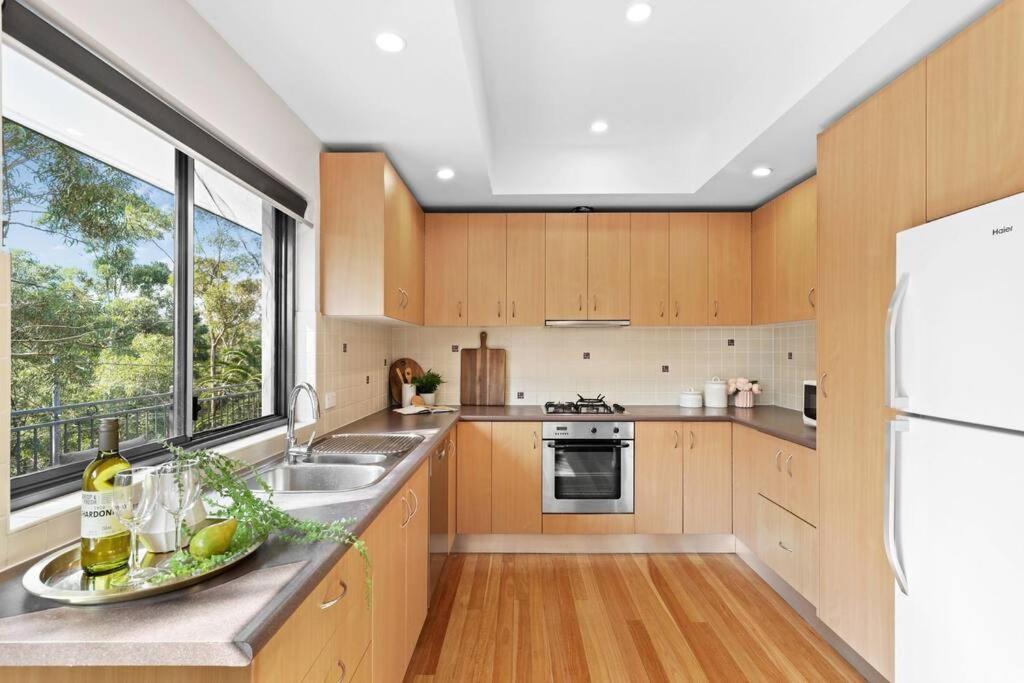 Refreshed resort style 3beds chatswood house hao che jie song - Housity
