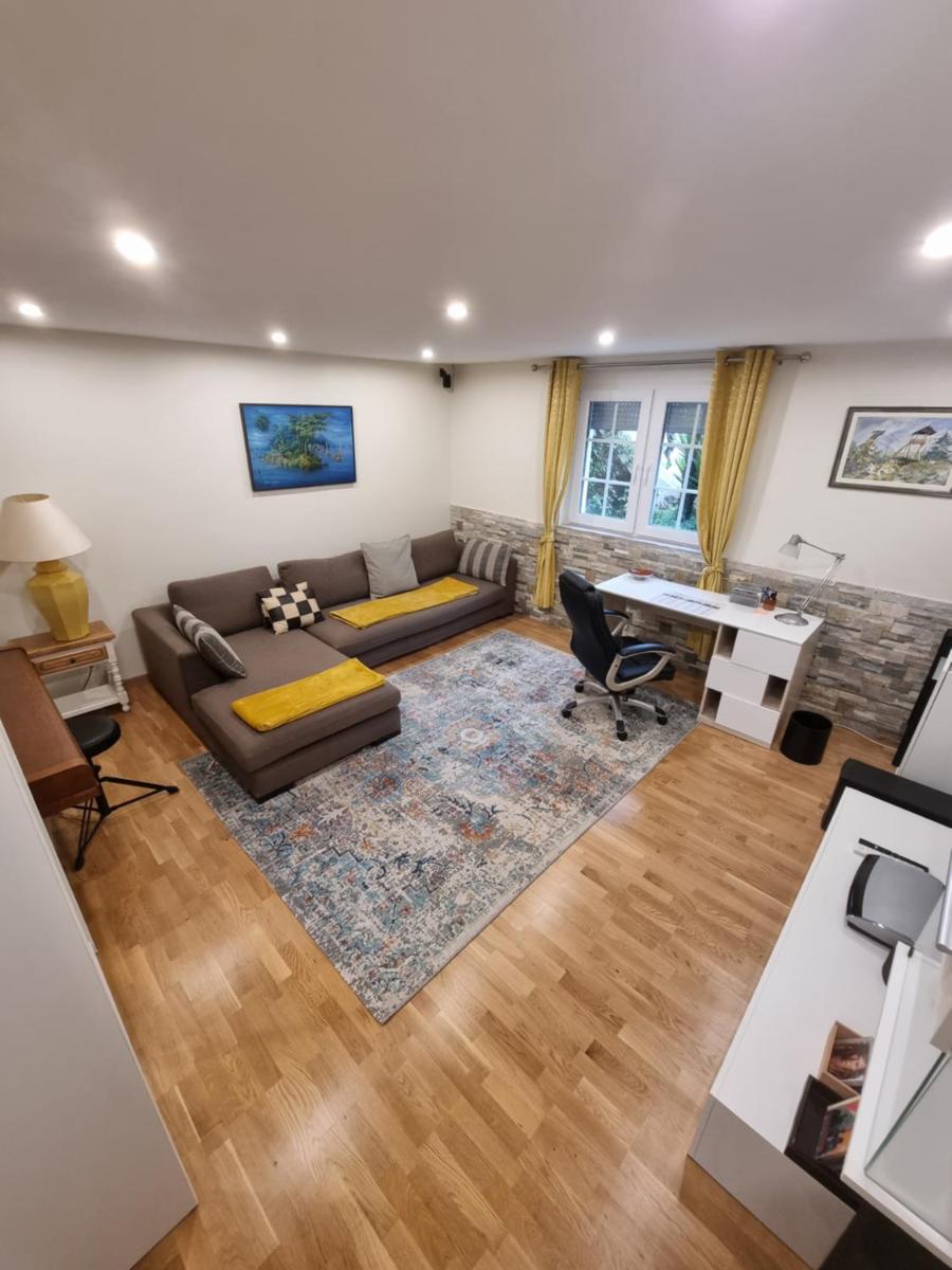 Villa Flora Superior Apartment - Housity
