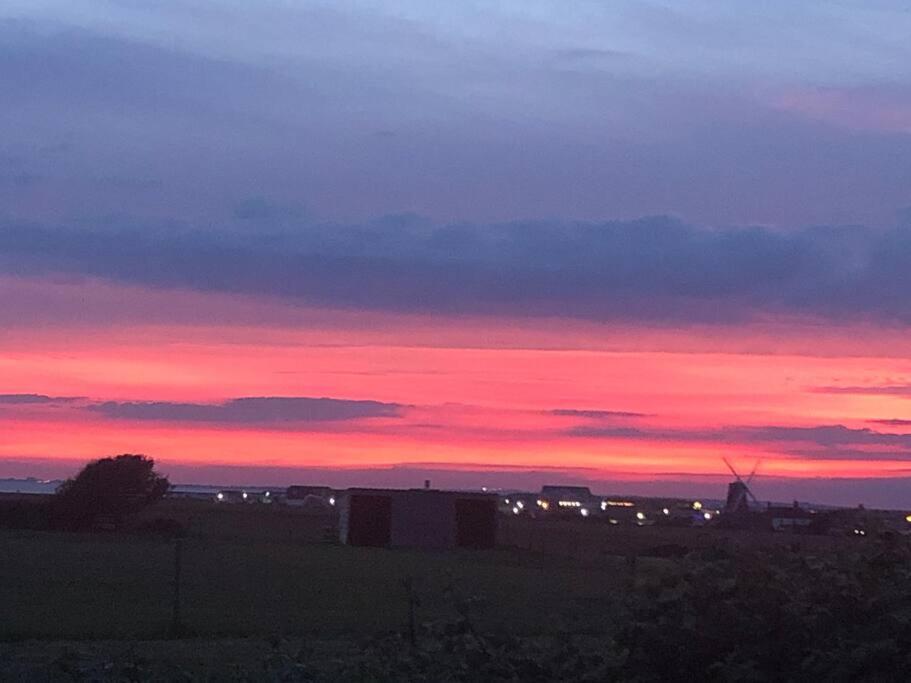 Selsey 5 mins walk to the beach - Housity