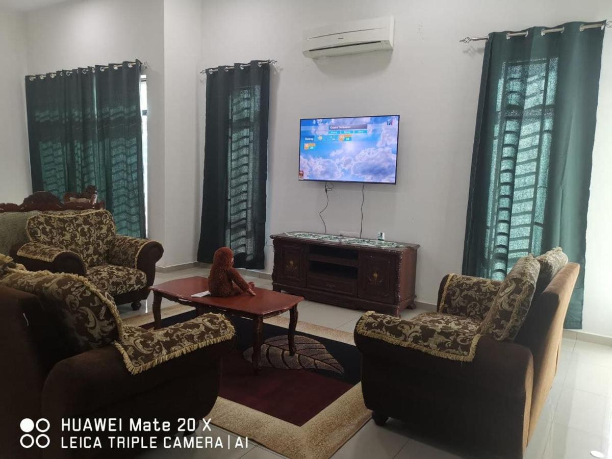 Hariz Homestay Muar Tangkak - Housity