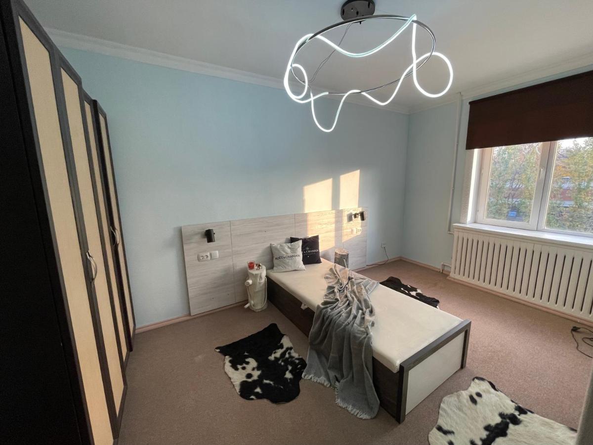 TSUM. Center 3 bedroom apartment. Modern and clean - Housity