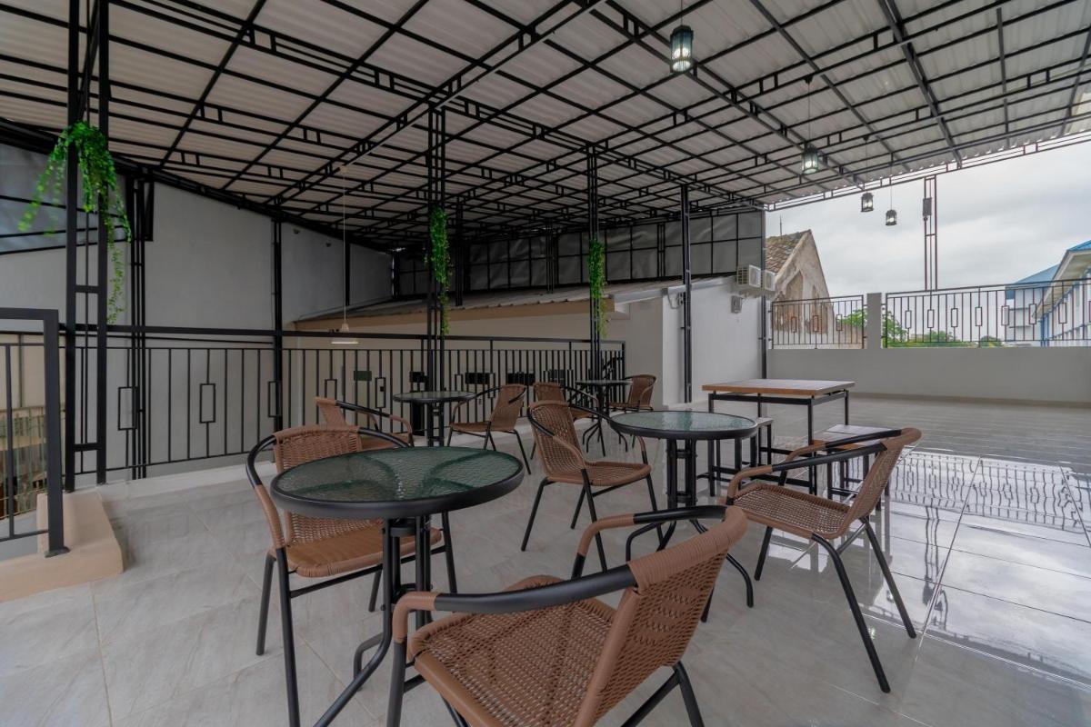Suitetrails - RedDoorz Syariah near Summarecon Mall Bekasi