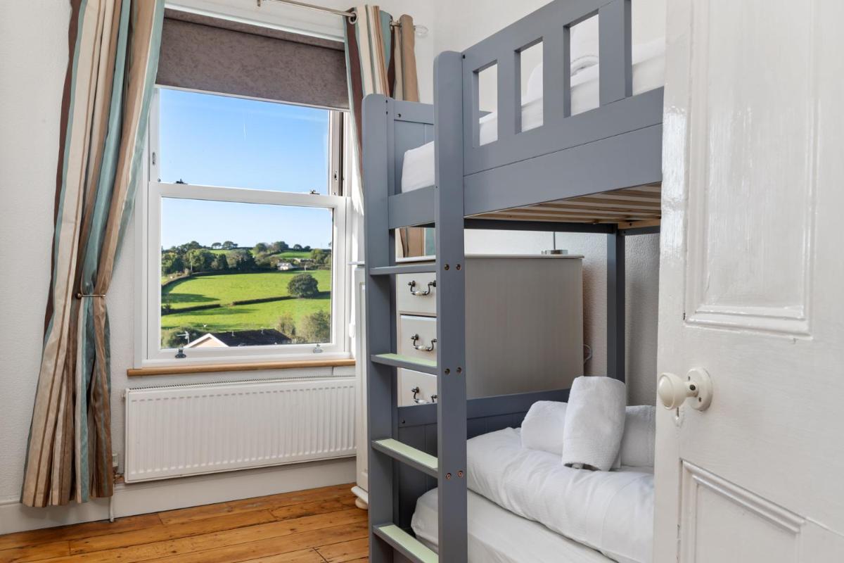 Cartref - Beautiful Cottage, Hot Tub, Countryside Views - Housity