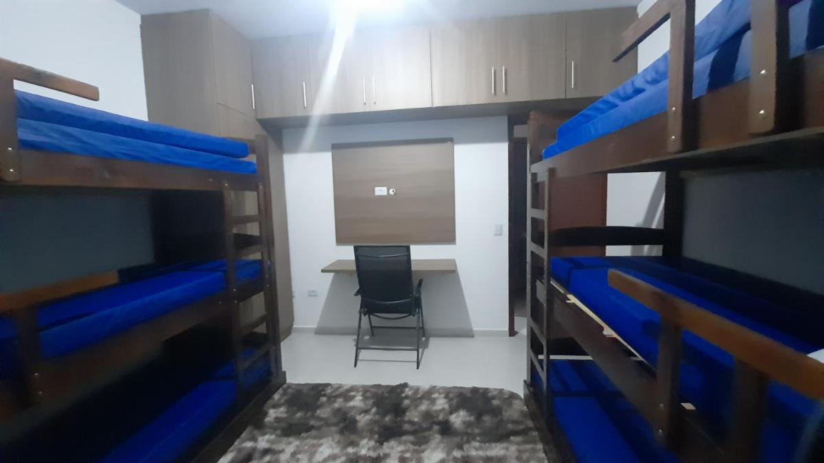 Casa nova em condominio com piscina e churrasqueira privativa - Housity