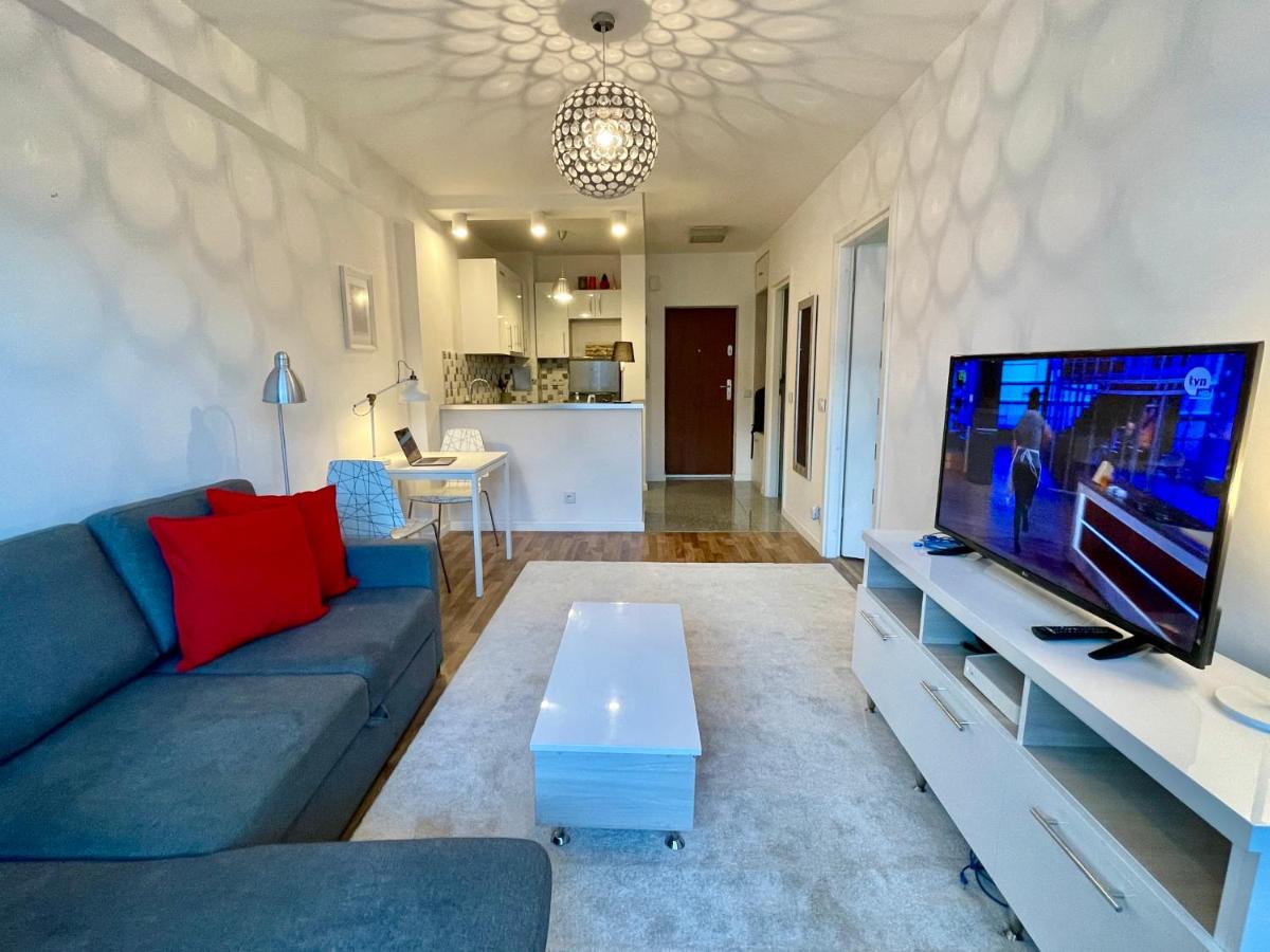 DECOR 2 metro fast WiFI 55’TV Netflix HBO cozy - Housity