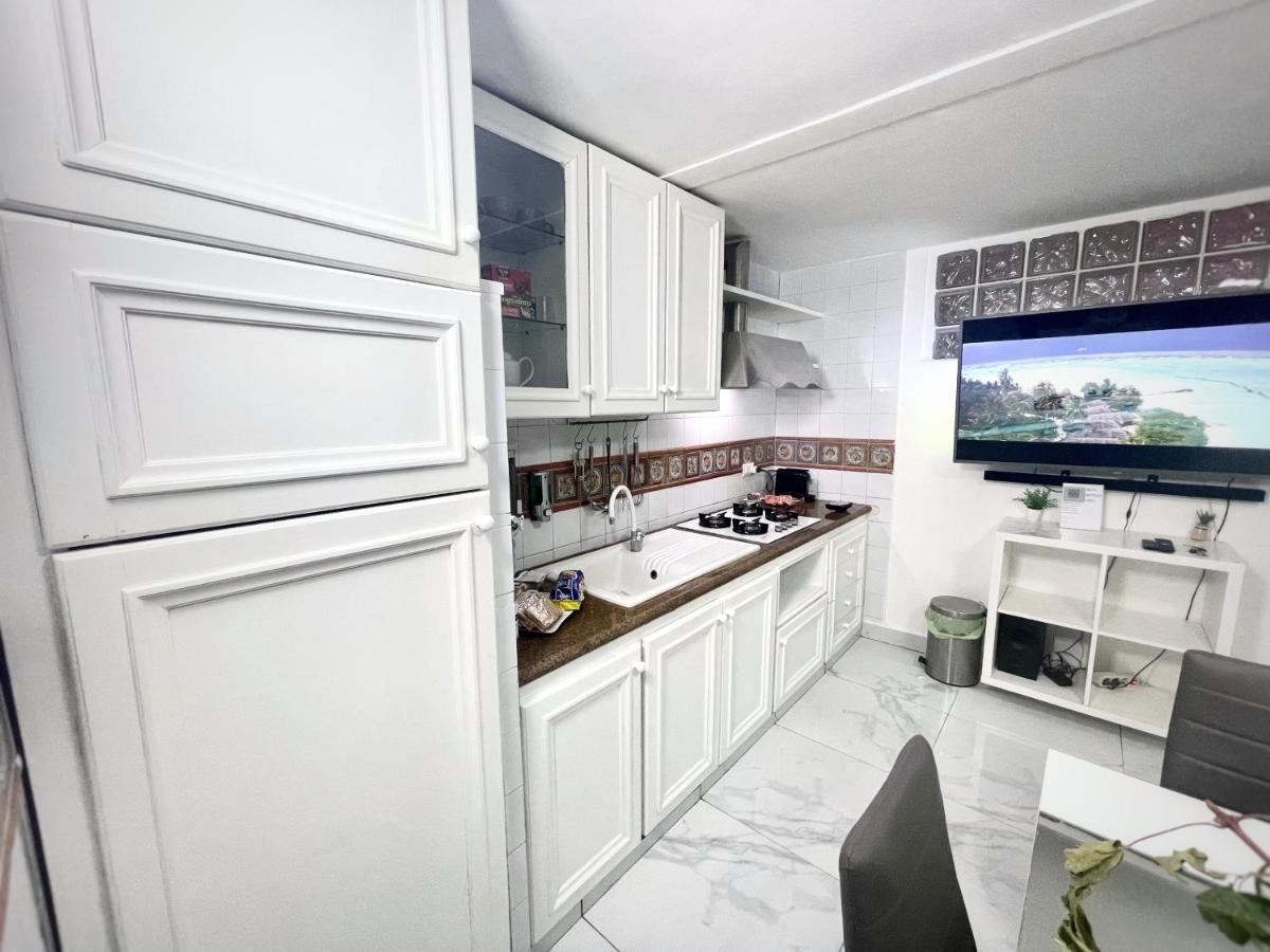 House Relax Apartment Centro di Napoli - Housity