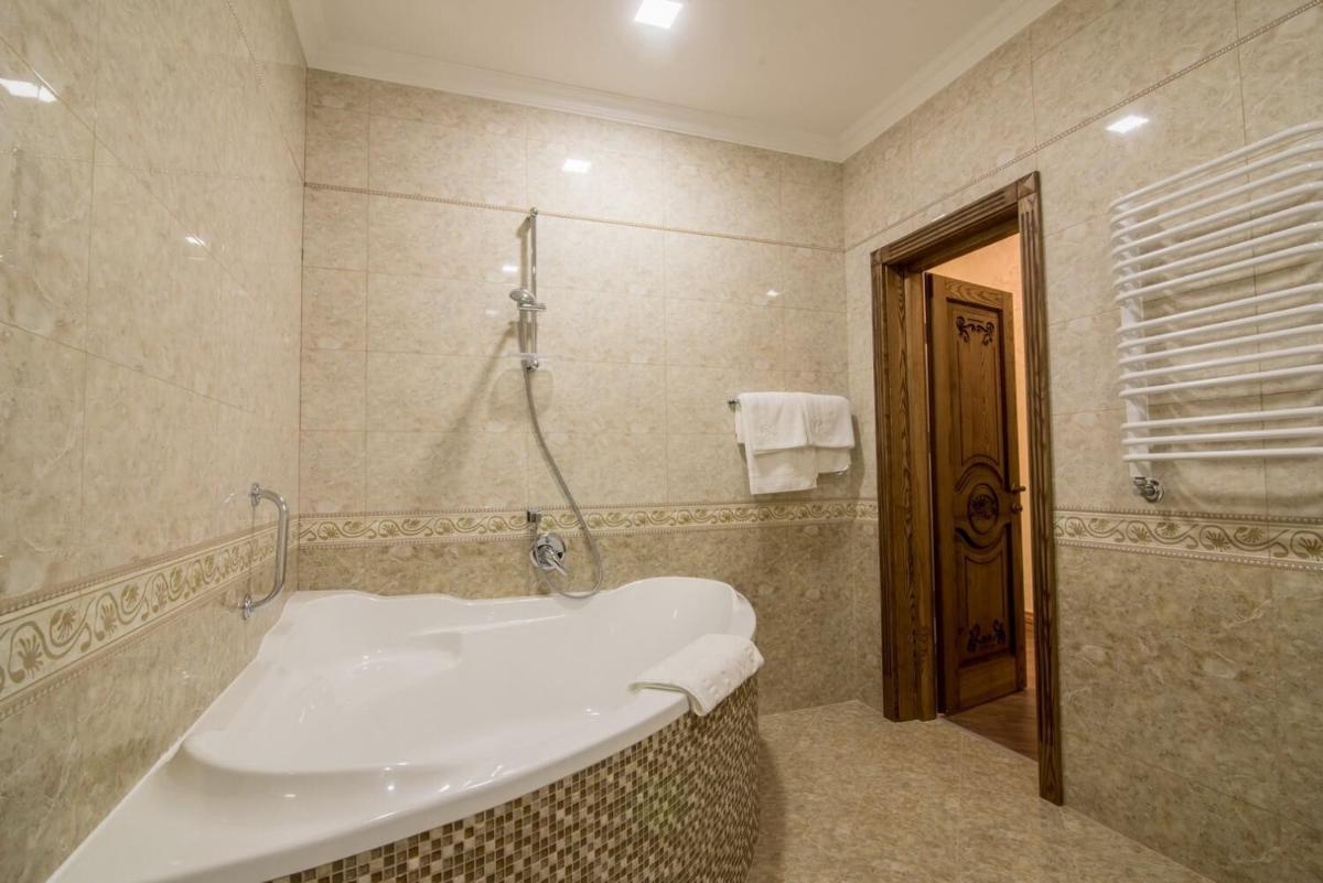 Panskiy Dvir - Housity