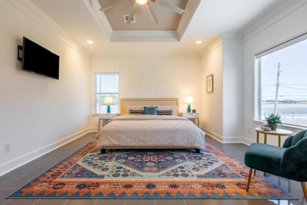Cute Cozy house close to major sporting events and restaurants - Housity