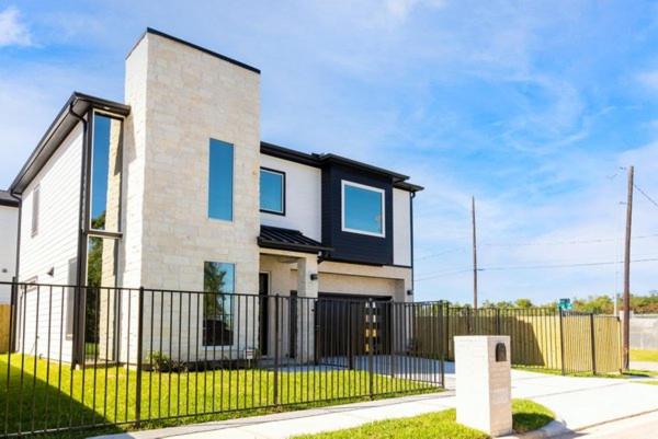 Cute Cozy house close to major sporting events and restaurants - Housity