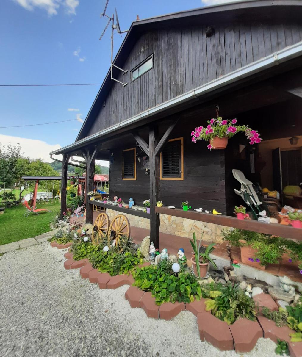 Kuća Viola, traditional wooden house in Tuhelj - Housity