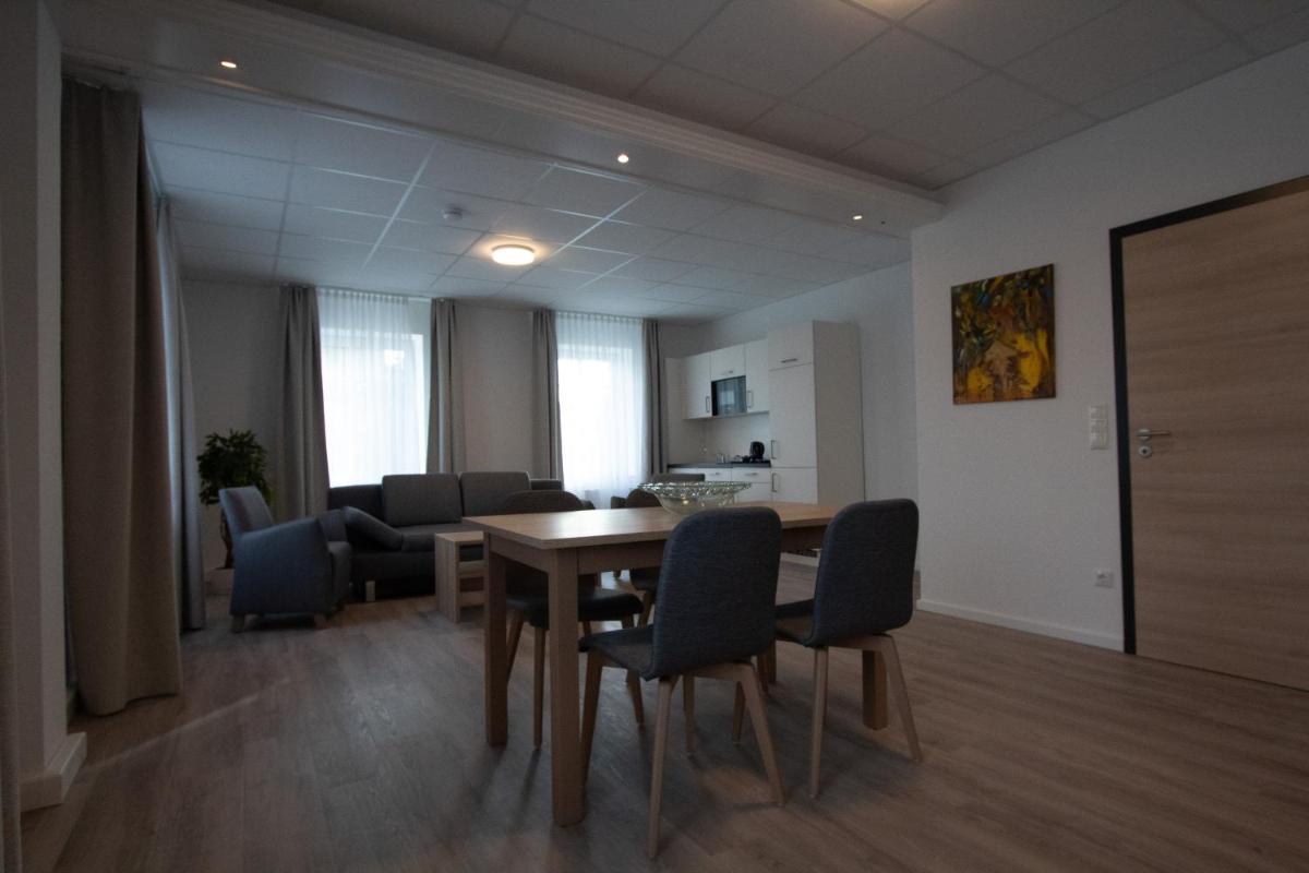 Central Hotel Wagenfeld - Housity